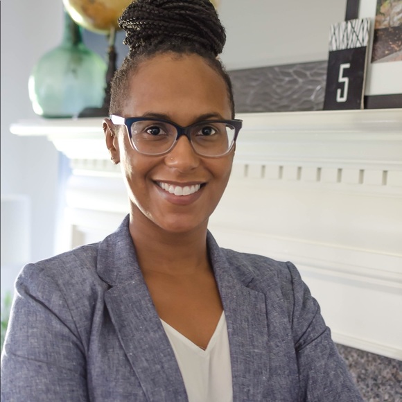 Meet your Posher, Amber - Picture 1 of 1